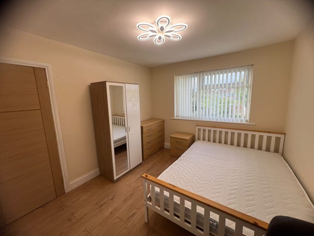 Rooms for rent in Shrewsbury Main Photo