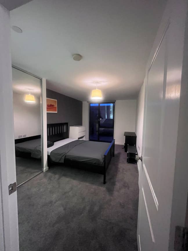 Stunning Ensuite Room with Terrace In Canary Wharf Main Photo
