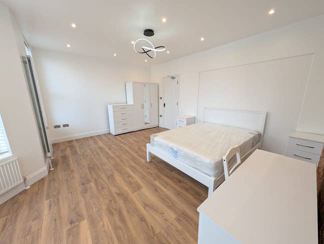 *BRAND NEW*  high end rooms to rent Main Photo