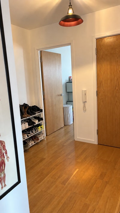 Beautiful fully furnished house on top floor Main Photo