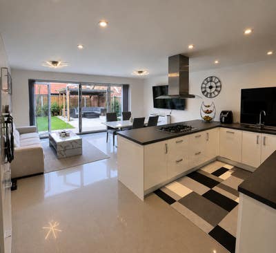 Modern Double Rooms – Whitehouse, Bills Included Main Photo