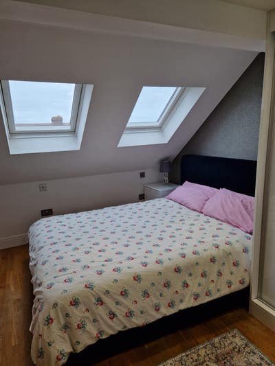 On-suite beautiful clean double room furnished  Main Photo