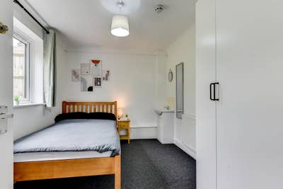 🏠 Modern & Refurbished Room – Bills All In!  Main Photo