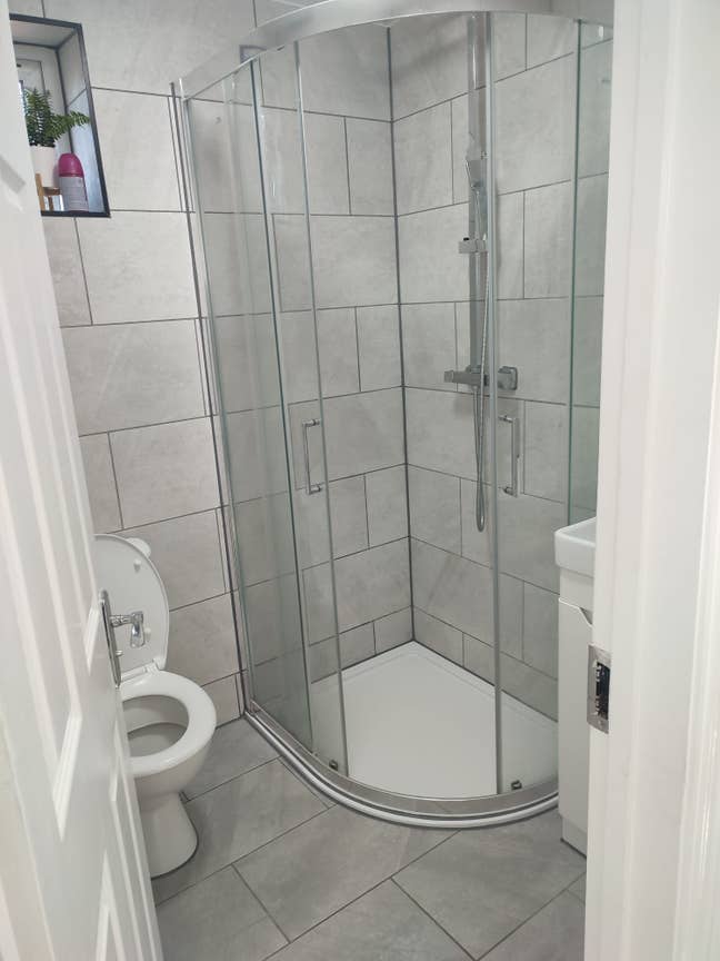 2 Double bed room to share in Barking  Main Photo