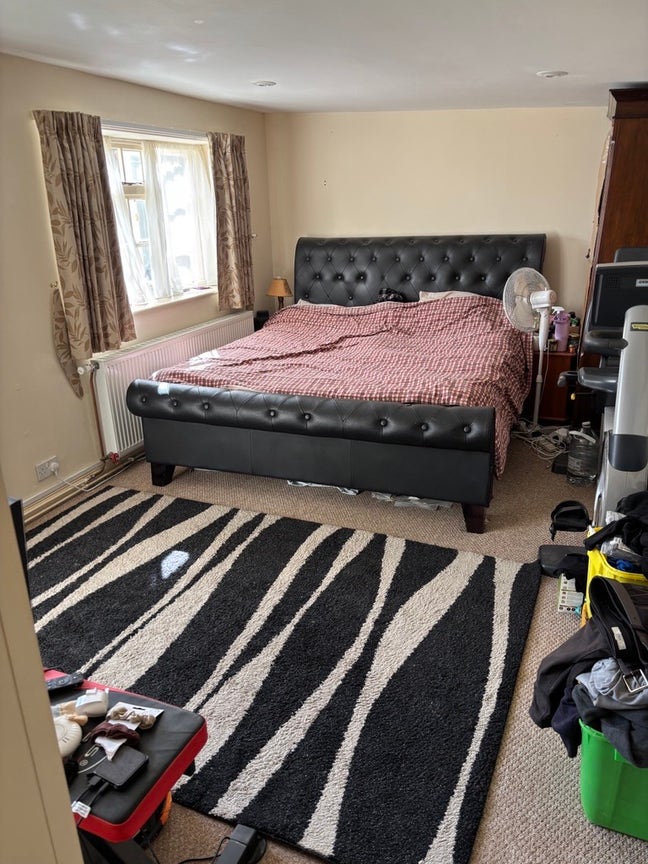 Large room for rent adjoining/part of large thatch Main Photo