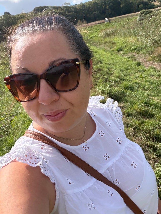 Professional Female seeks a single or double room Main Photo
