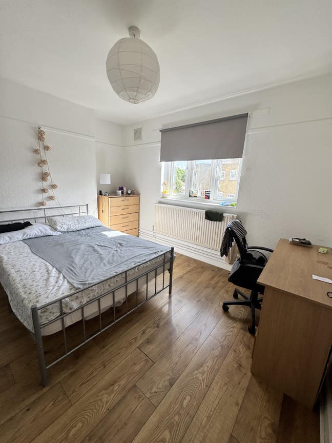 Spacey double room,friendly flat, Shepherd's Bush Main Photo