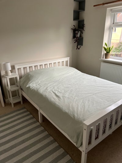 Double room close to A303 Main Photo