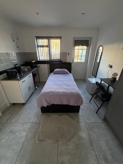 Spacious En-Suite Room To Rent | Bills Included  Main Photo