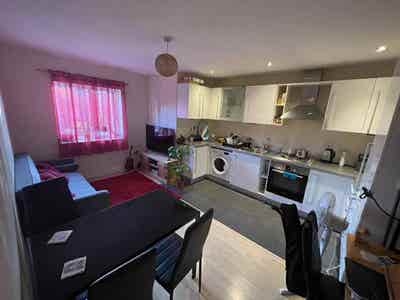 Single room with private bathroom Main Photo