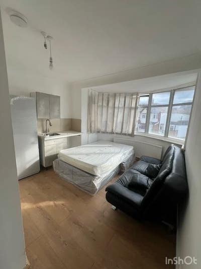 Studio Flat to Rent W5 1DZ Main Photo