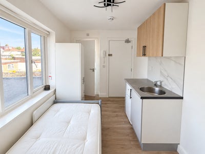 DSS-Studio Flat Available in Hayes Hillingdon UB4 Main Photo