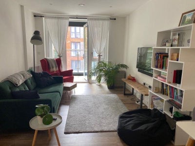 Double Room in Acton available! Main Photo