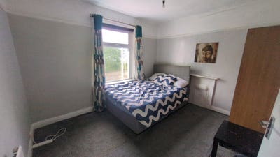 Single & Double rooms  close to Bridgend centre Main Photo
