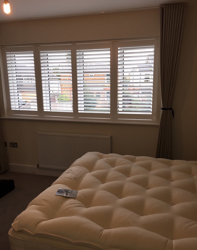  1 Fully furnished en-suite large bedroom & desk Main Photo