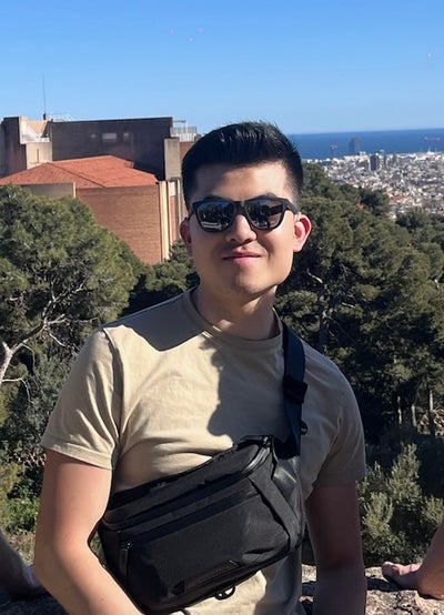 22 professional looking for flat share Main Photo