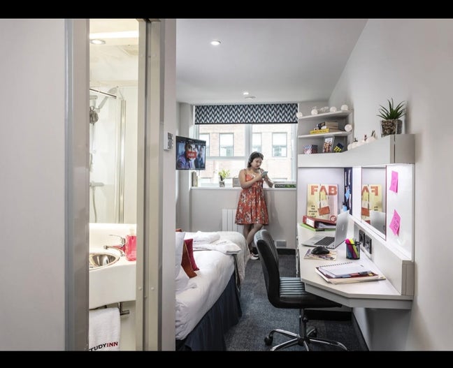 Student Tenancy Takeover needed. Serviced apartmen Main Photo