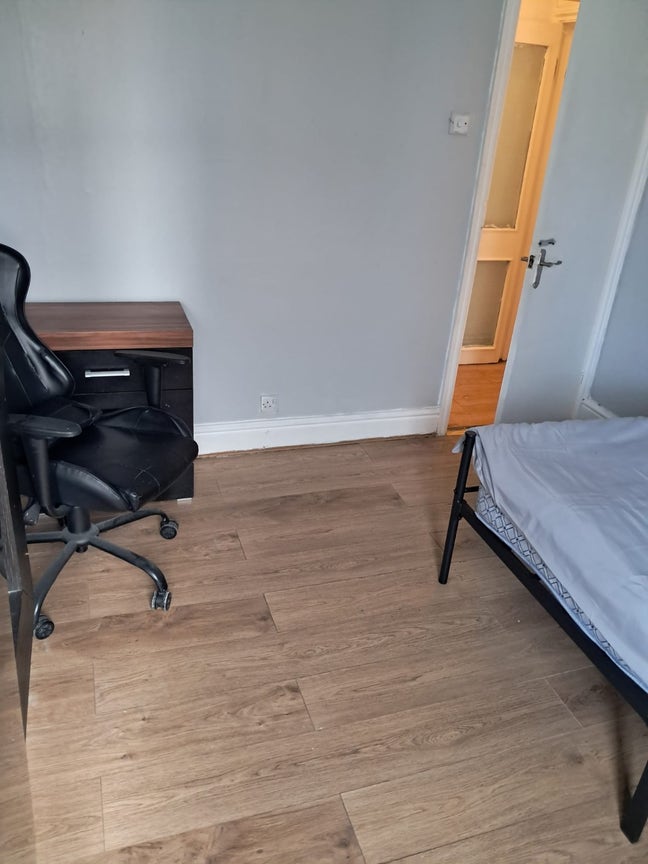 Double Room to Let – Manchester M34 Main Photo