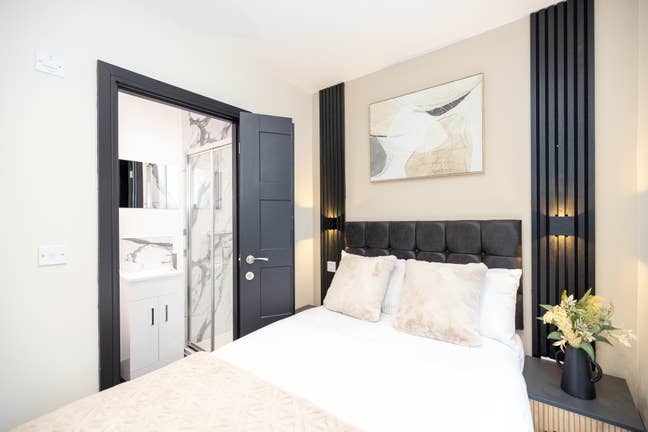 🚆Station Doorstep | Ensuite & Kitchenettes Main Photo
