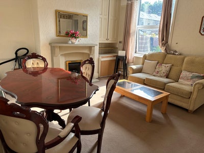 Five bedroom property close to town centre Main Photo