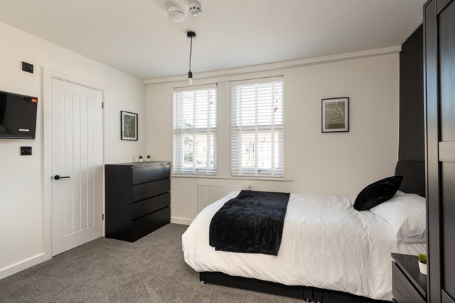 🏥 1 Min to Hospital! Double room all bills inc Main Photo