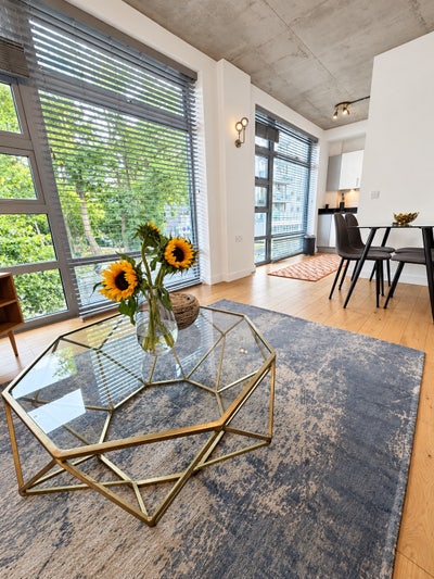 Gorgeous high end 2bed flat-15m Moorgate-Move asap Main Photo
