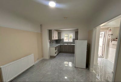 Double Rooms in Fully Furnished House (BR15SF) Main Photo