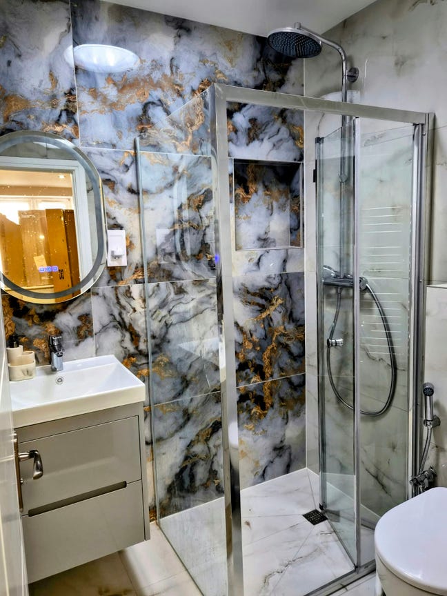 Studio Ensuite Room Main Photo