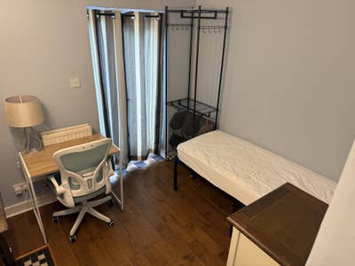 **Single bedroom in fabulous location** Main Photo