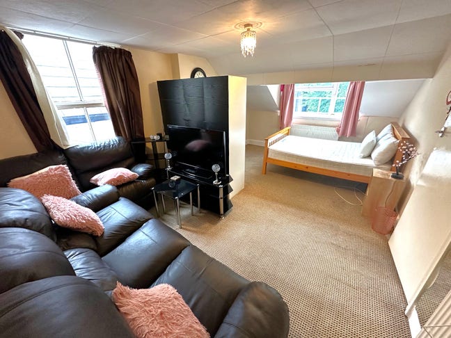 1 bed studio flat Main Photo