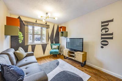 Fully furnished, Modern property - Available Now Main Photo