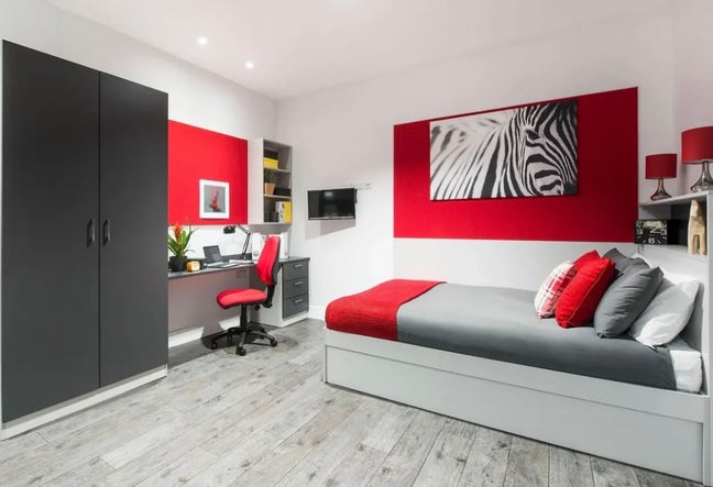 Private Studio in Prime location Main Photo