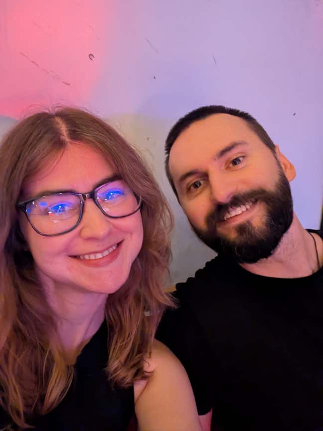 Creative professional couple looking for Room Main Photo