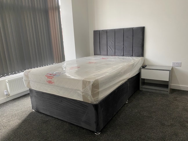 Double En-Suite Room - Bills included!  Main Photo
