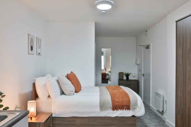 West Hampstead Student Studio &pound;1600pcm Bills Inc Main Photo