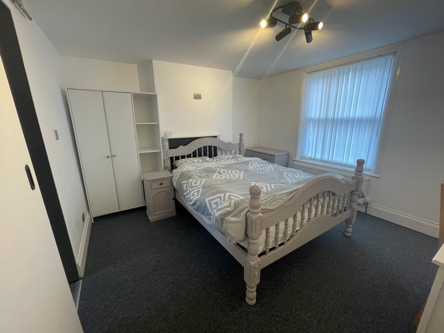 *Newly Refurbished - Double Room* Main Photo