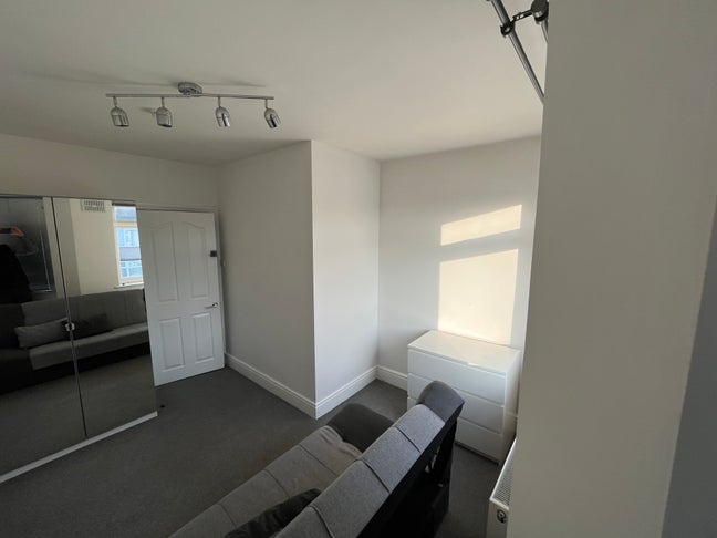 Avonmouth - 1 room for 1 person in a shared house. Main Photo