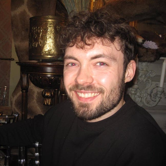 27M professional looking for a room / flat in Ldn Main Photo