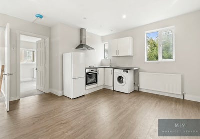 Whole apartment - Charming, bright 1 bedroom flat  Main Photo
