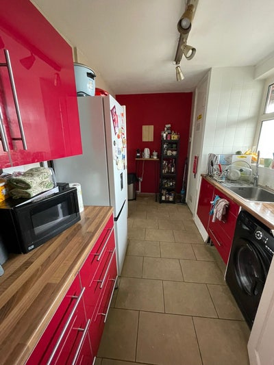Cozy room in central brick lane flat  Main Photo
