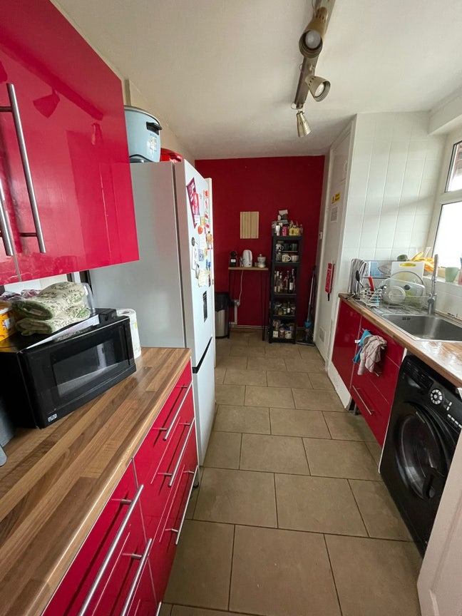 Cozy room in central brick lane flat  Main Photo