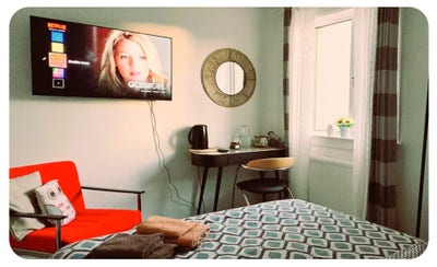 Comfortable bright room Main Photo
