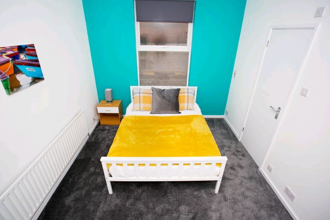 Modern En-Suite Double Room in Southsea  Main Photo