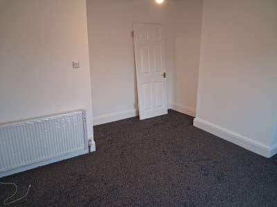 Recently Refurbished 2 Bedroom House Home  Main Photo