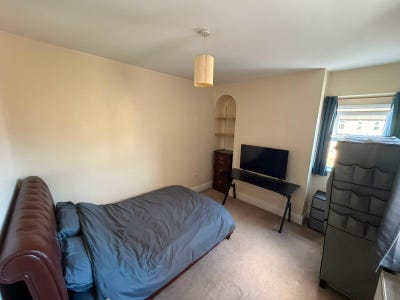Modern Furnished Double Room–Salisbury City Centre Main Photo
