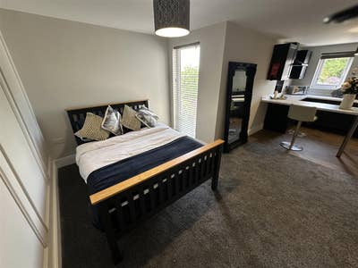 Stunning Self Contained Attic Room, Mansfield Main Photo