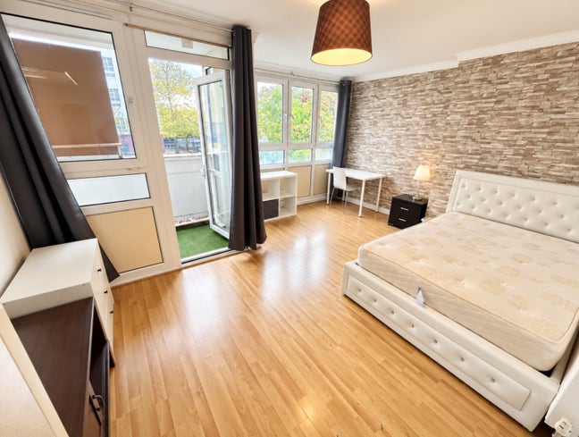 ⭐ No Deposit | Devons Rd | Bow Rd | Mile End  Main Photo