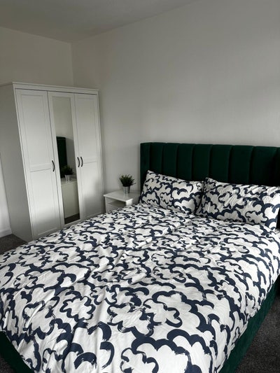 Large Bright Room in Notting Hill Main Photo