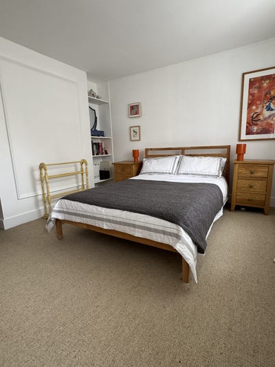 Mon - Fri room to rent in friendly family home Main Photo