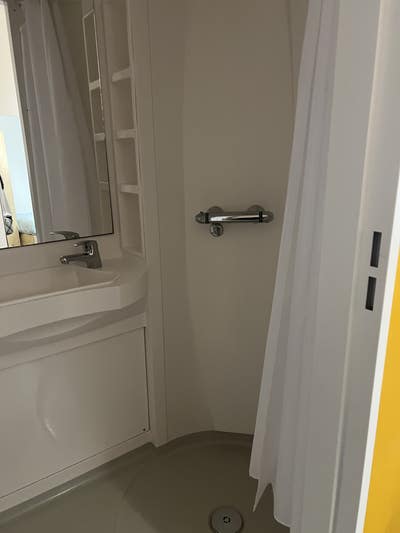  Large Standard Single Ensuite Main Photo